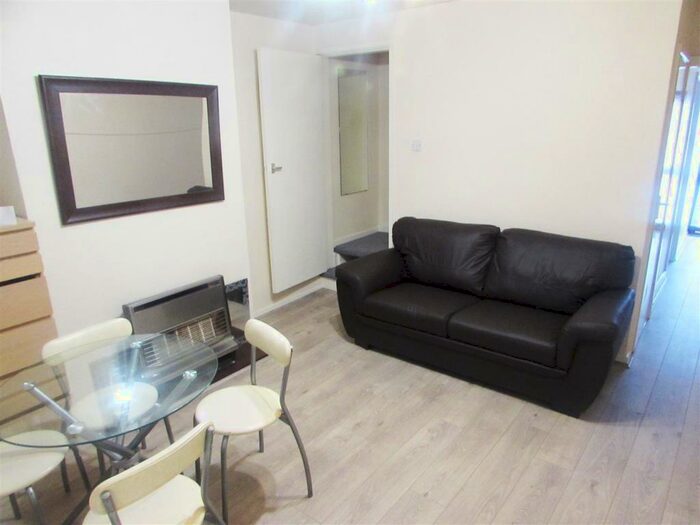 3 Bedroom Terraced House To Rent In Charterhouse Road, Coventry, CV1