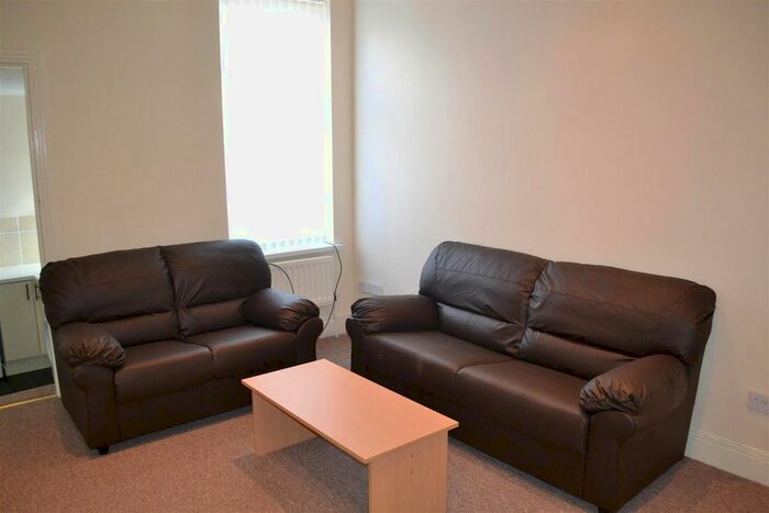 3 Bedroom Flat To Rent In Hazelwood Avenue, Jesmond, Newcastle Upon Tyne NE2