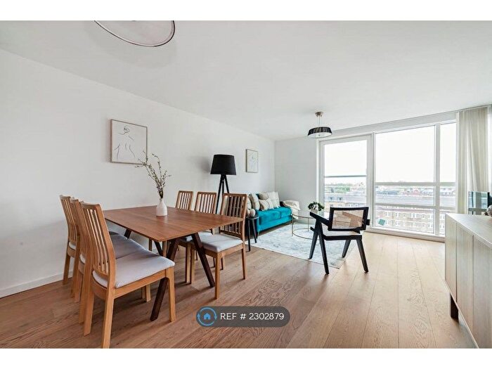 2 Bedroom Flat To Rent In St. George Wharf, London, SW8