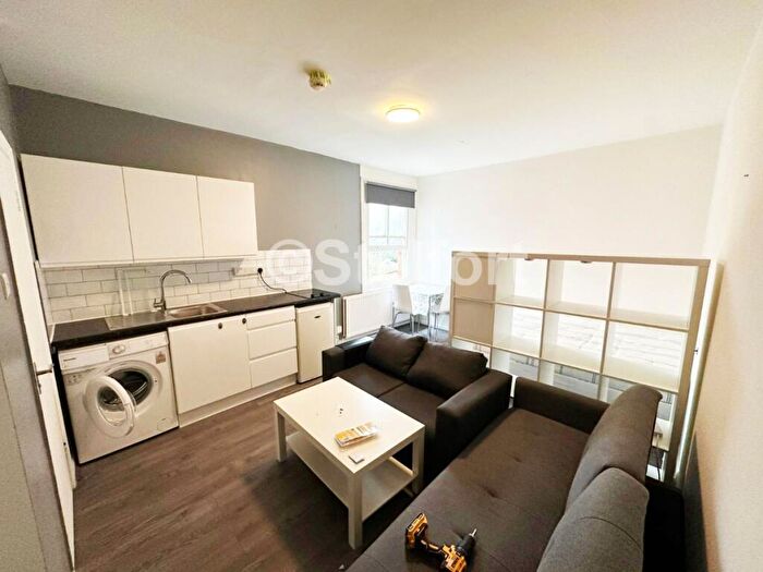 Studio To Rent In Colney Hatch Lane, N10