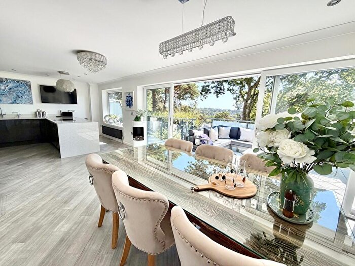 4 Bedroom Detached House For Sale In Widworthy Drive, Broadstone, BH18 - Photo 7