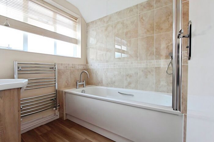 2 Bedroom Flat To Rent In High Street, Saffron Walden, CB10