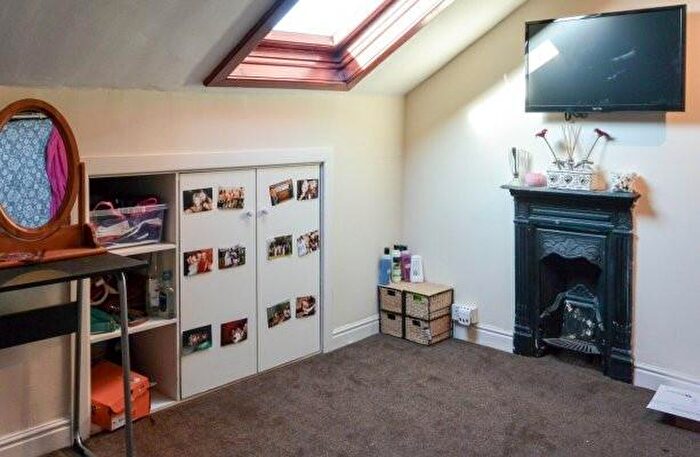 6 Bedroom House To Rent In Headingley Mount, Leeds, LS6