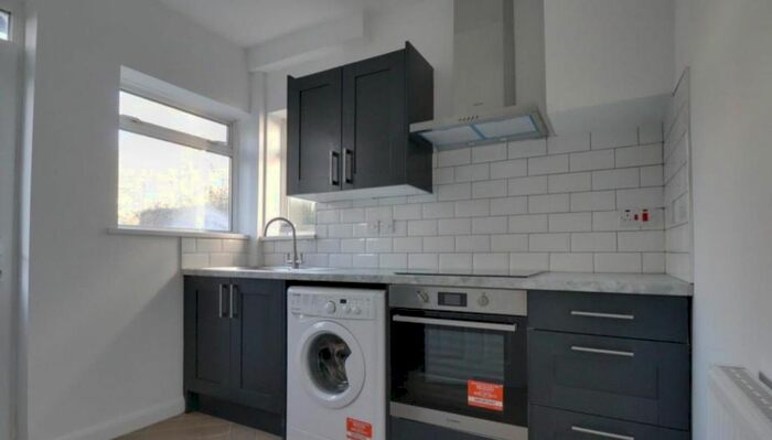 2 Bedroom Maisonette To Rent In Goring Way, Greenford, UB6
