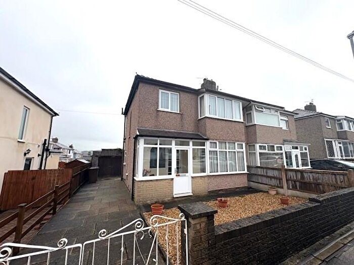 3 Bedroom Semi-Detached House For Sale In Thornton Road, Burnley, BB10