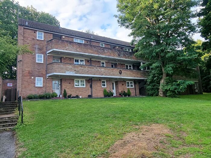 1 Bedroom Flat To Rent In Haldens, Welwyn Garden City, AL7