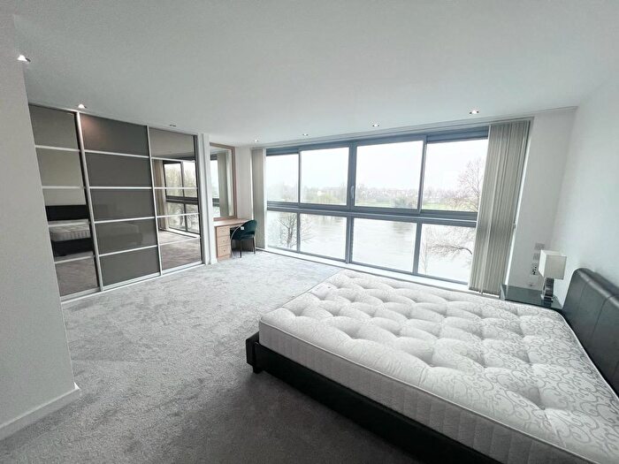 3 Bedroom Apartment To Rent In River Crescent, Waterside Way, NG2