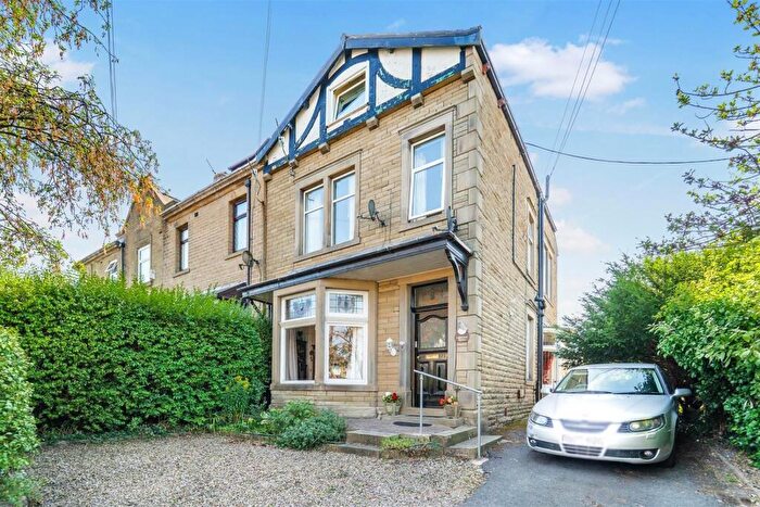 5 Bedroom End Of Terrace House For Sale In Gisburn Road, Barnoldswick, BB18