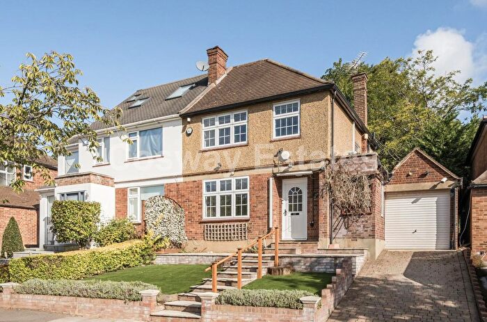 3 Bedroom Semi-detached House For Sale In The Reddings, Mill Hill, NW7