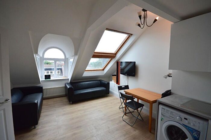 4 Bedroom Apartment To Rent In £pppw - Portland Terrace, Jesmond, NE2