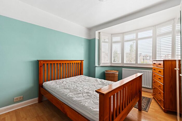 3 Bedroom Flat To Rent In A Holmesdale Close, South Norwood, SE25