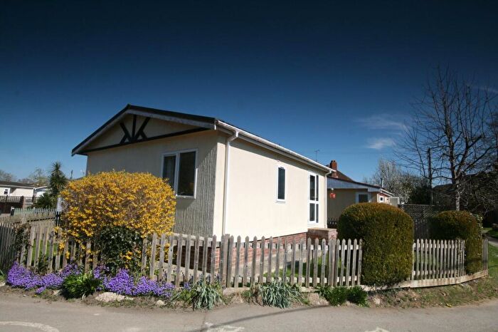 2 Bedroom Park Home To Rent In Poplar Park, Long Wittenham, OX14