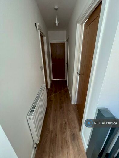 4 Bedroom Semi-Detached House To Rent In Kingsgate Road., Wythenshawe, M22