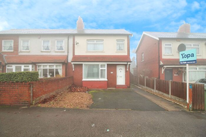3 Bedroom Semi-Detached House For Sale In Sycamore Street, Wakefield, WF1