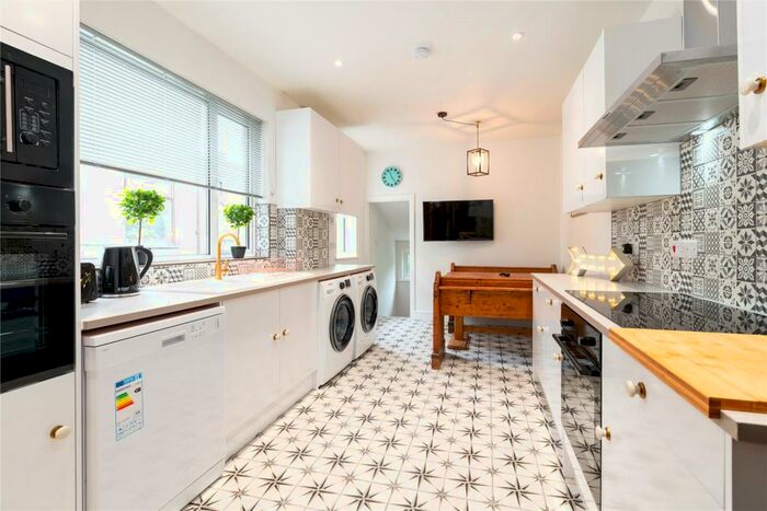 8 Bedroom Terraced House To Rent In Lodge Causeway, Bristol, BS16