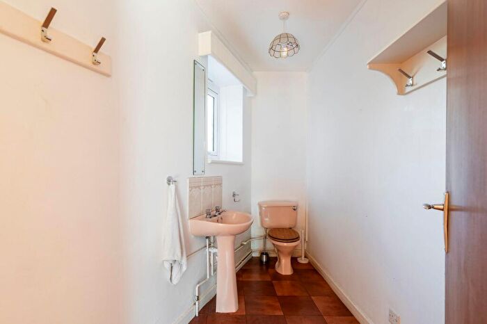 3 Bedroom Flat For Sale In The Grove, Gosforth, NE3