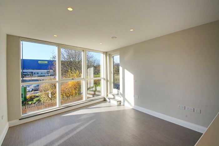 1 Bedroom Flat To Rent In Weld Place, London, N11