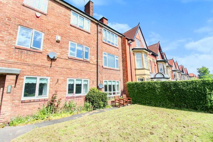 2 Bedroom Flat To Rent In The Drive, Gosforth, Newcastle Upon Tyne, Tyne And Wear, NE3