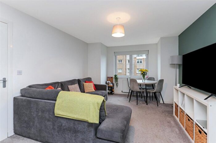2 Bedroom Flat For Sale In Inverleith Crescent, Eastfield, Glasgow, G32