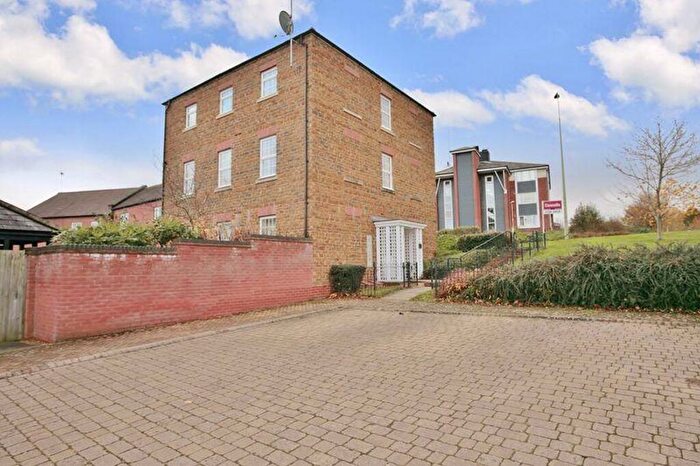 2 Bedroom Apartment To Rent In Lord Fielding Close, Banbury, Oxfordshire, OX16