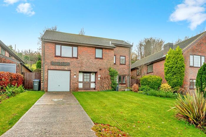 2 Bedroom Detached Bungalow For Sale In Bayhams Field, Sharpthorne, East Grinstead, RH19