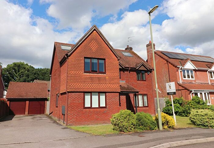 6 Bedroom Detached House For Sale In Lucerne Gardens, Hedge End, SO30