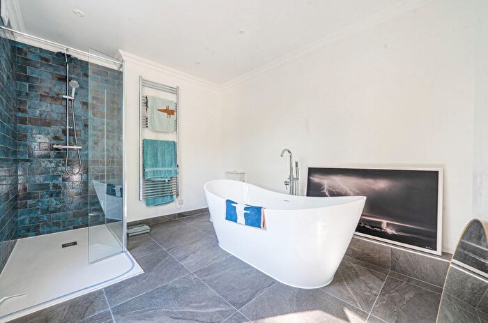 4 Bedroom Detached House For Sale In Hollybush Lane, Burghfield Common, Reading, Berkshire, RG7