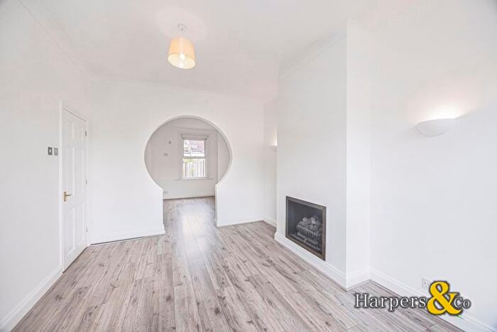 2 Bedroom Terraced House For Sale In Beaconsfield Road, Bexley, DA5