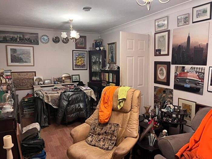 2 Bedroom Bungalow For Sale In Swallow Drive, ., Leeds, West Yorkshire, LS17