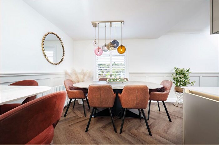 3 Bedroom Flat For Sale In Fox Street, Greenock, PA16