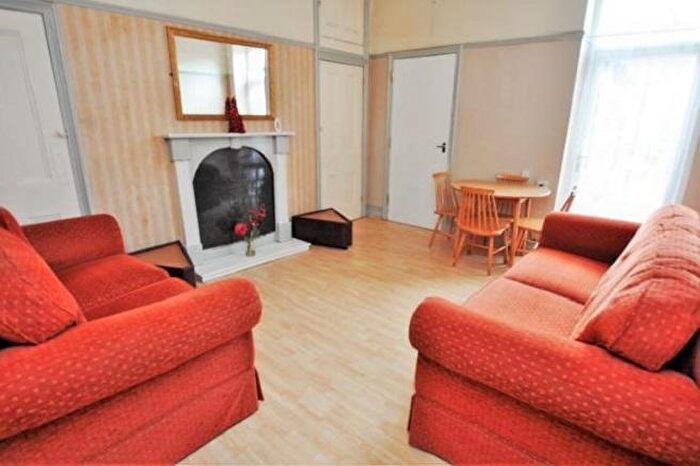 4 Bedroom Maisonette For Sale In Glenthorn Road, Jesmond, Newcastle Upon Tyne, NE2