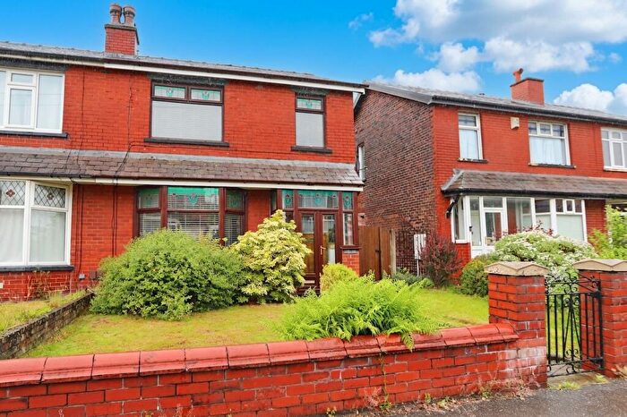 3 Bedroom Semi-Detached House For Sale In Radcliffe New Road, Whitefield, M45