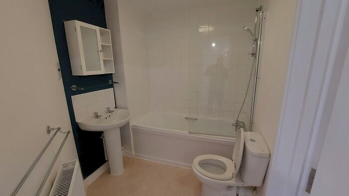 1 Bedroom Flat To Rent In Centaurus Square, St Albans, Hertfordshire, AL2