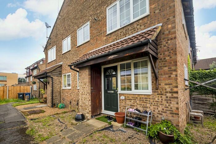 1 Bedroom End Of Terrace House To Rent In Sawyers Lawn, London, W13