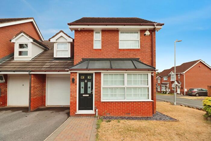 3 Bedroom Link Detached House For Sale In Lacock Drive, Barrs Court, Bristol, BS30
