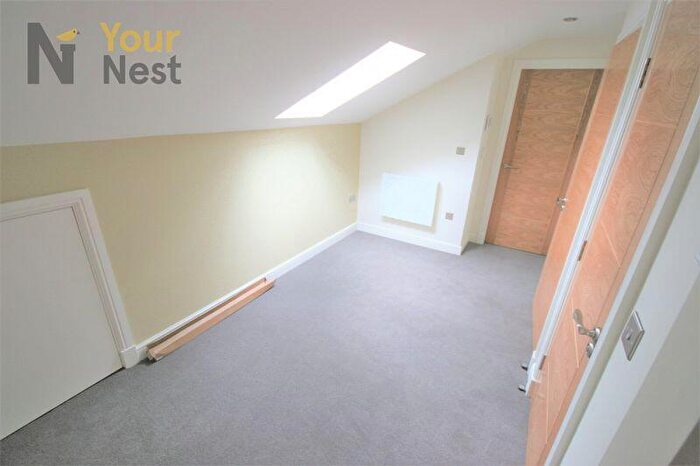 2 Bedroom Apartment To Rent In Flat, Park View, Headingley., LS6