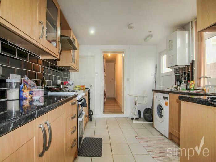 2 Bedroom Flat To Rent In Abbotts Road, Southall, Middlesex, UB1