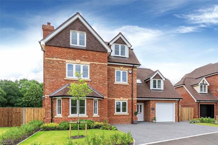 4 Bedroom Detached House For Sale In Balcombe Retreat, Basingstoke Road, Swallowfield, Berkshire, RG7