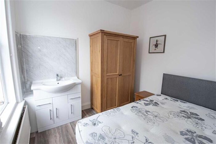 1 Bedroom Flat To Rent In Room, Chester, CH2