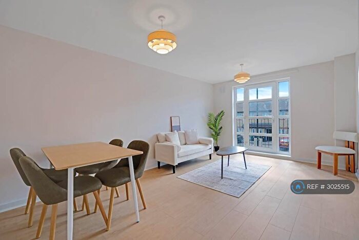 3 Bedroom Flat To Rent In Knoyle St, London, SE14