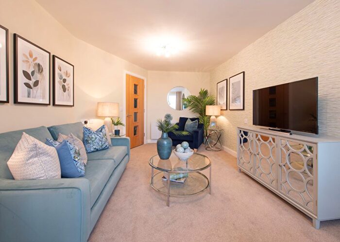 1 Bedroom Flat To Rent In Churchfield Road, Walton-On-Thames, KT12