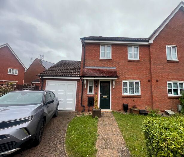 3 Bedroom Semi-Detached House To Rent In Stubbs Close, Downham Market, PE38