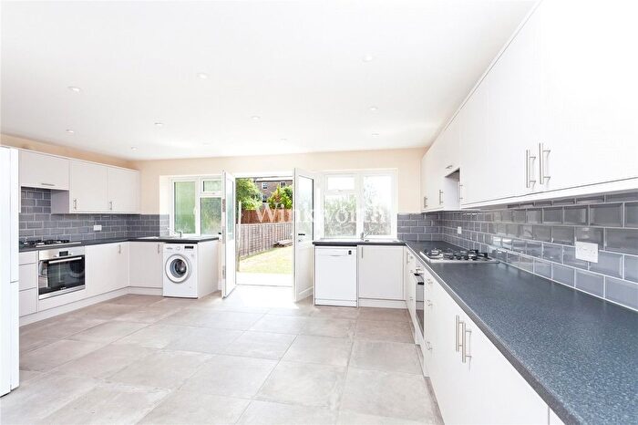 5 Bedroom Semi-Detached House To Rent In Thorverton Road, London, NW2