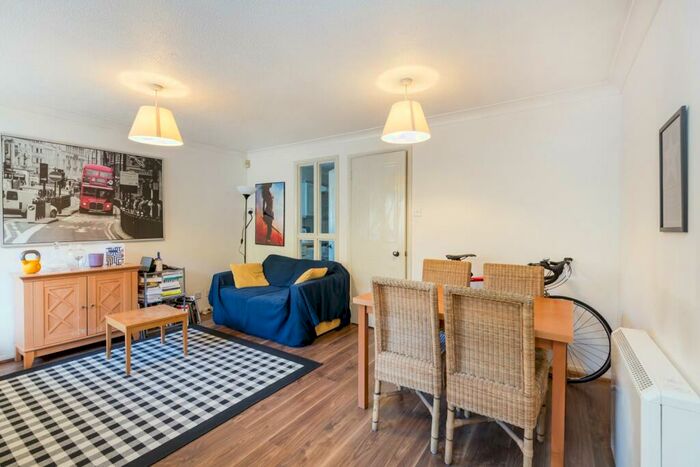 1 Bedroom Apartment To Rent In Bywater Place, London, SE16