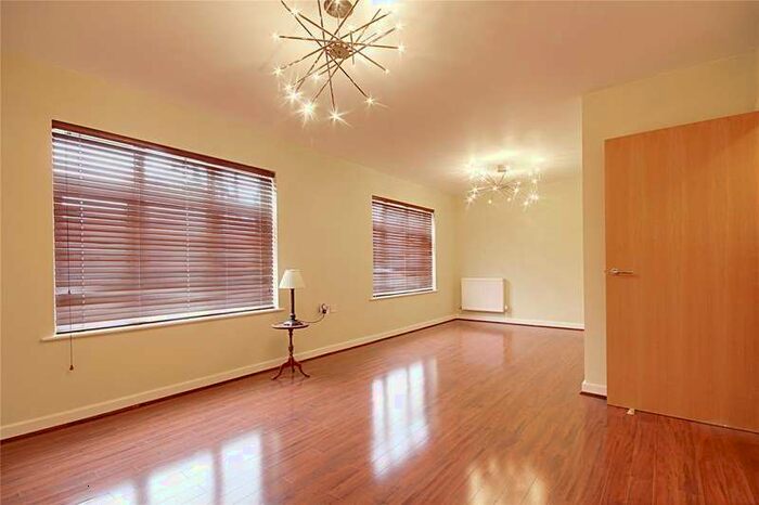 2 Bedroom Apartment To Rent In Trinity Avenue, Enfield, EN1