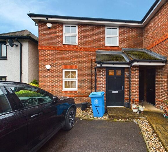 2 Bedroom Flat To Rent In North Town Road, Maidenhead, Berkshire, SL6