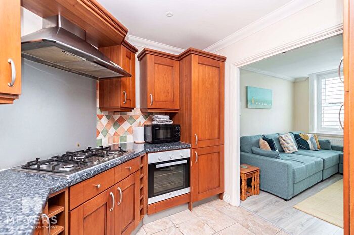 2 Bedroom Flat To Rent In Burlington Mansions, Owls Road, Bournemouth, BH5