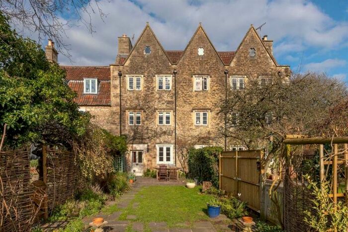 2 Bedroom Terraced House To Rent In North End, Bath, BA1