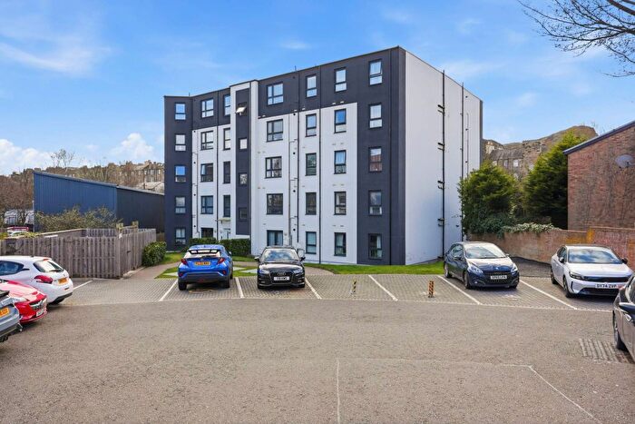 2 Bedroom Flat For Sale In Sunnybank Place, Meadowbank, Edinburgh, EH7