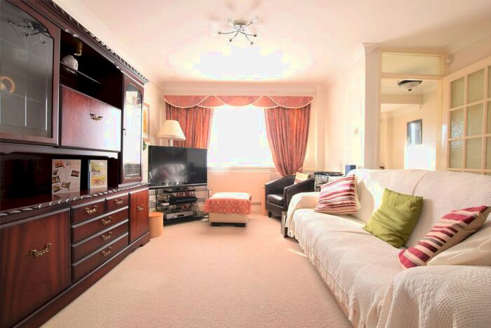 3 Bedroom Semi-Detached House To Rent In Fullwell Avenue, Clayhall, Ilford, IG5